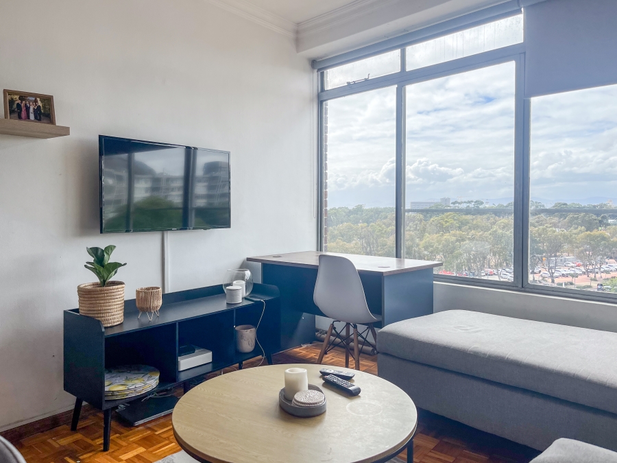 To Let 1 Bedroom Property for Rent in Green Point Western Cape